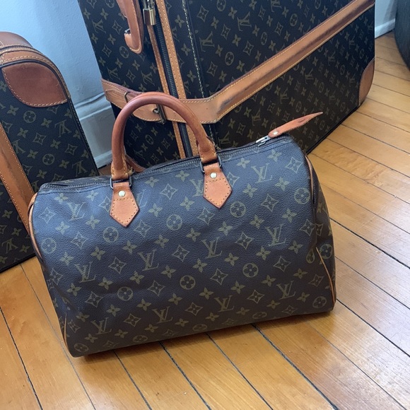 Louis Vuitton Vintage Speedy 35 Handbag. - Picture 8 of 17